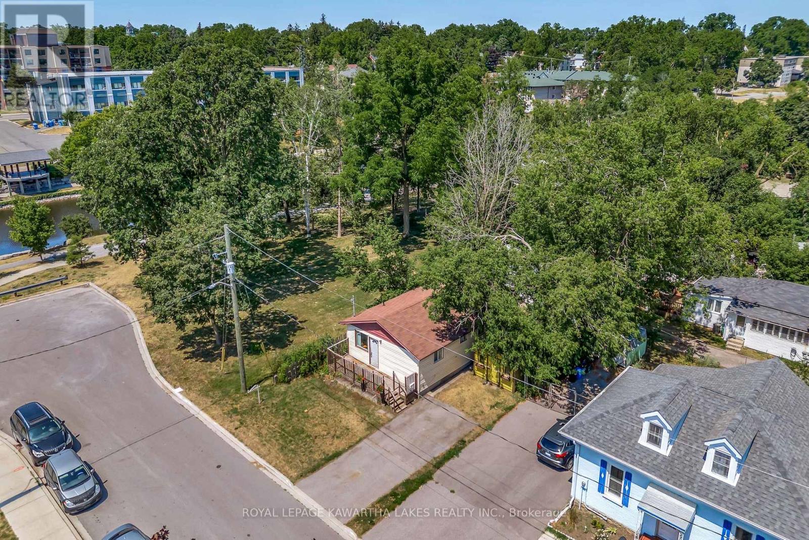 4 Bond Street E, Kawartha Lakes (Lindsay), Ontario  K9V 3P3 - Photo 10 - X12595422