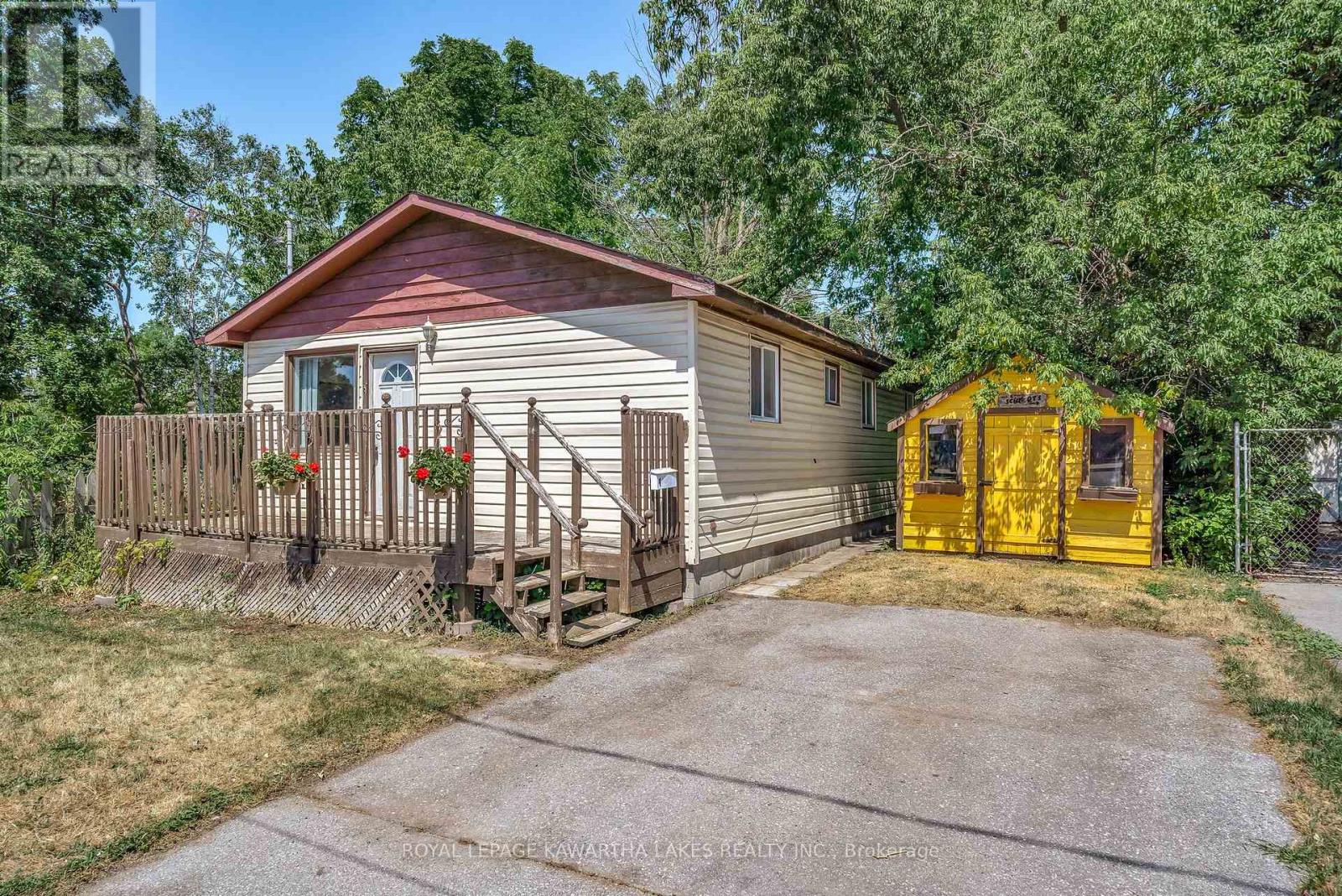 4 Bond Street E, Kawartha Lakes (Lindsay), Ontario  K9V 3P3 - Photo 12 - X12595422