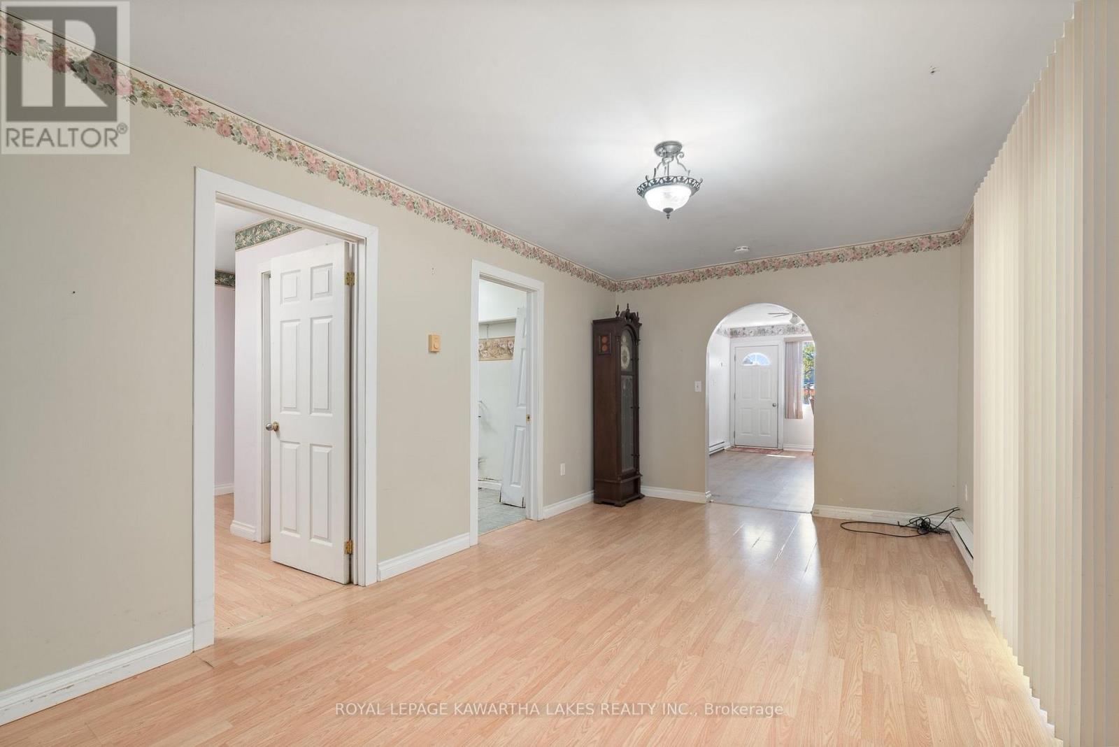 4 Bond Street E, Kawartha Lakes (Lindsay), Ontario  K9V 3P3 - Photo 21 - X12595422