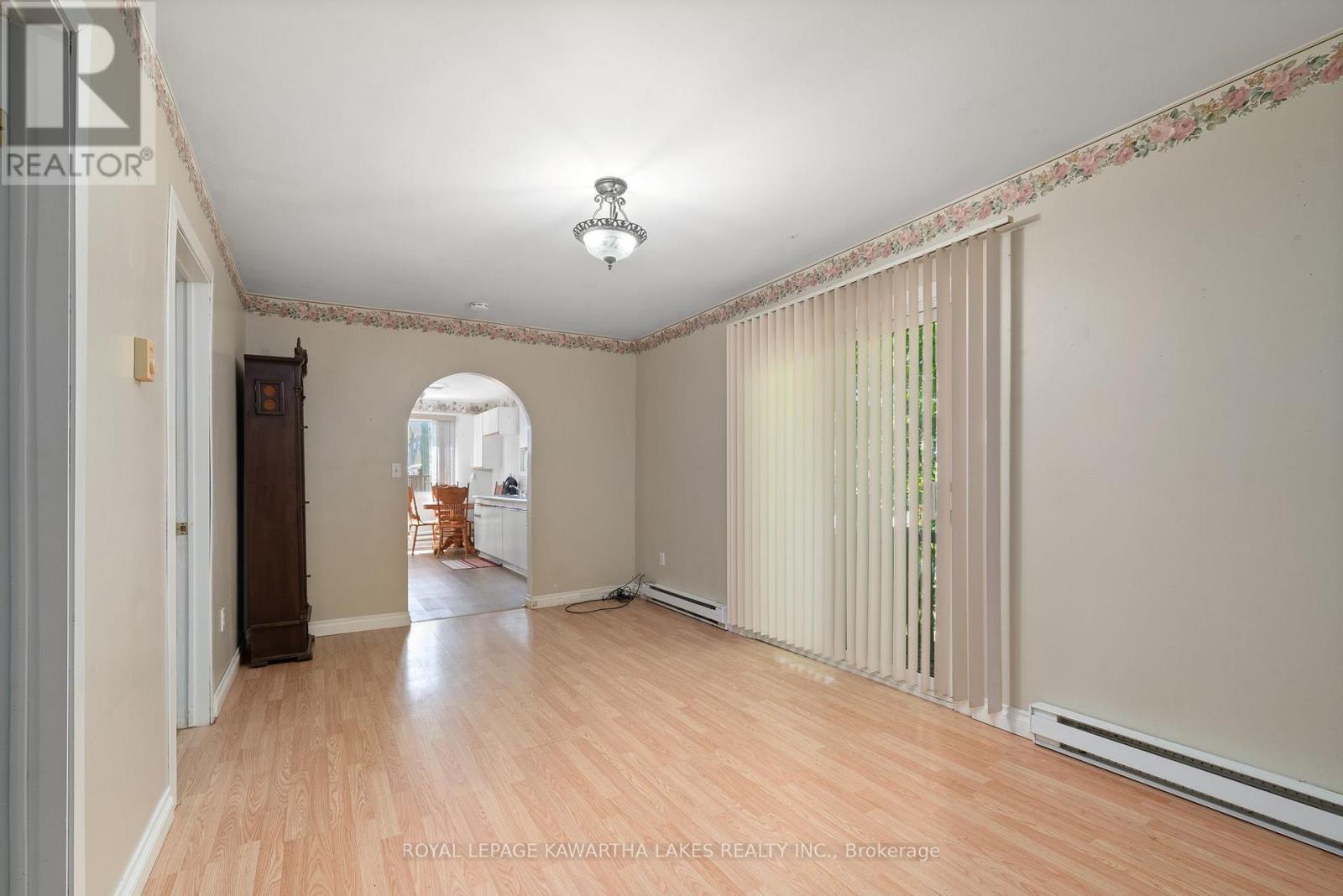 4 Bond Street E, Kawartha Lakes (Lindsay), Ontario  K9V 3P3 - Photo 22 - X12595422