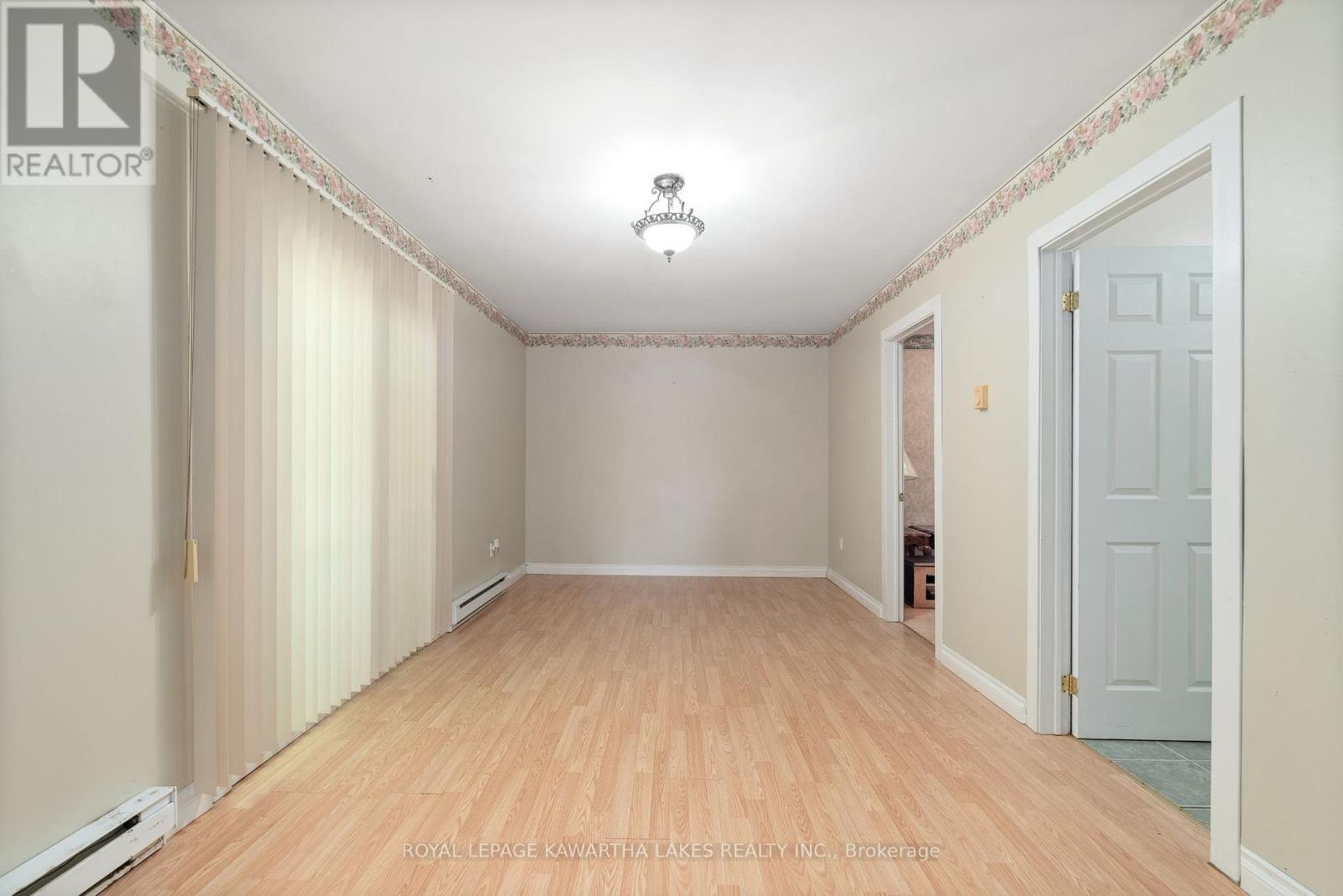 4 Bond Street E, Kawartha Lakes (Lindsay), Ontario  K9V 3P3 - Photo 23 - X12595422