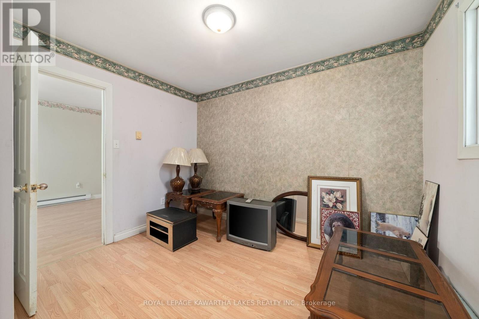 4 Bond Street E, Kawartha Lakes (Lindsay), Ontario  K9V 3P3 - Photo 25 - X12595422