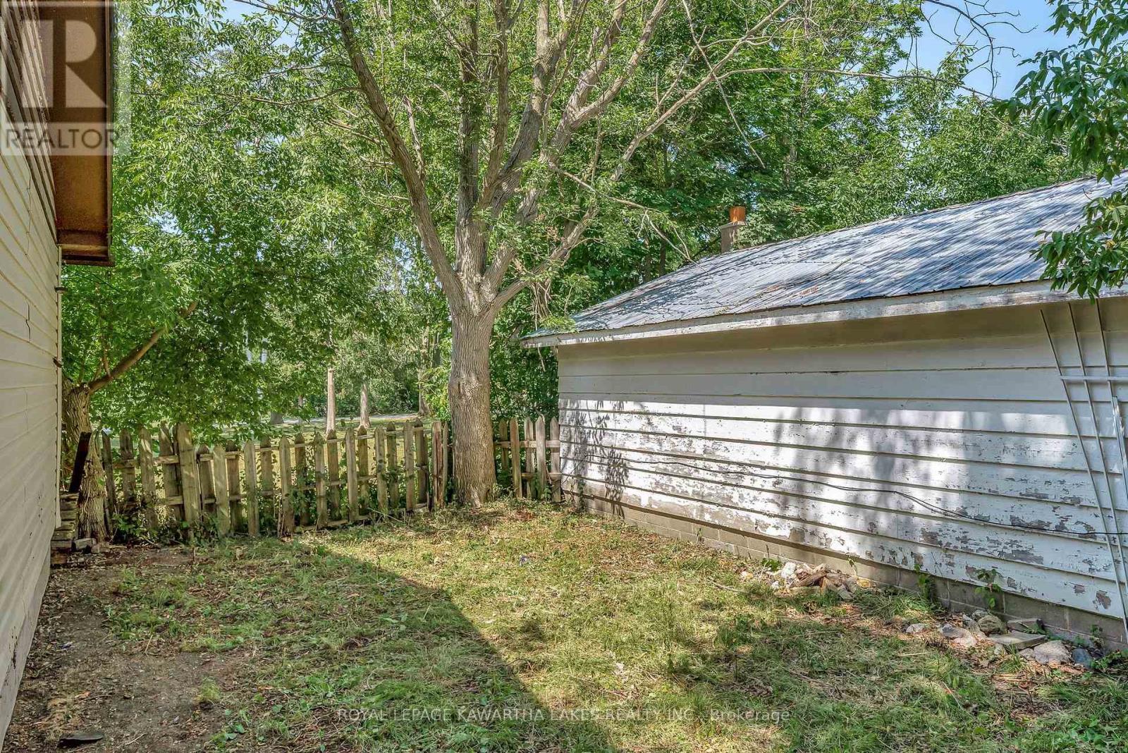 4 Bond Street E, Kawartha Lakes (Lindsay), Ontario  K9V 3P3 - Photo 31 - X12595422