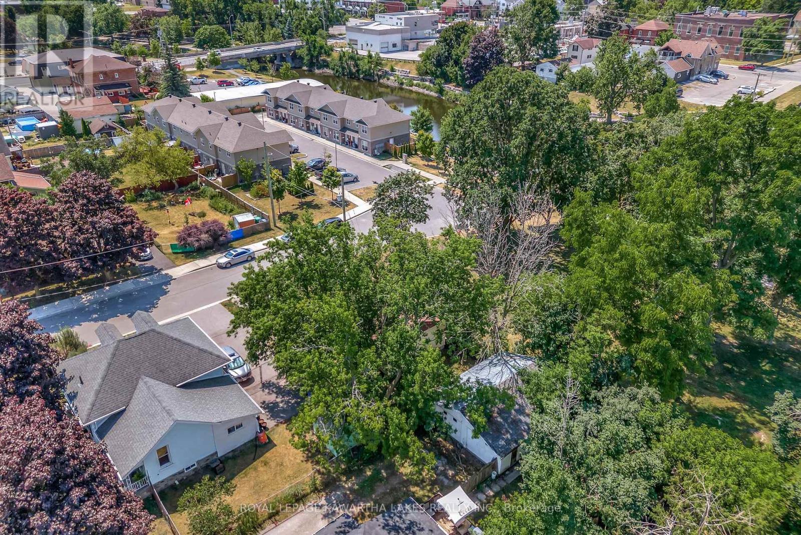 4 Bond Street E, Kawartha Lakes (Lindsay), Ontario  K9V 3P3 - Photo 33 - X12595422