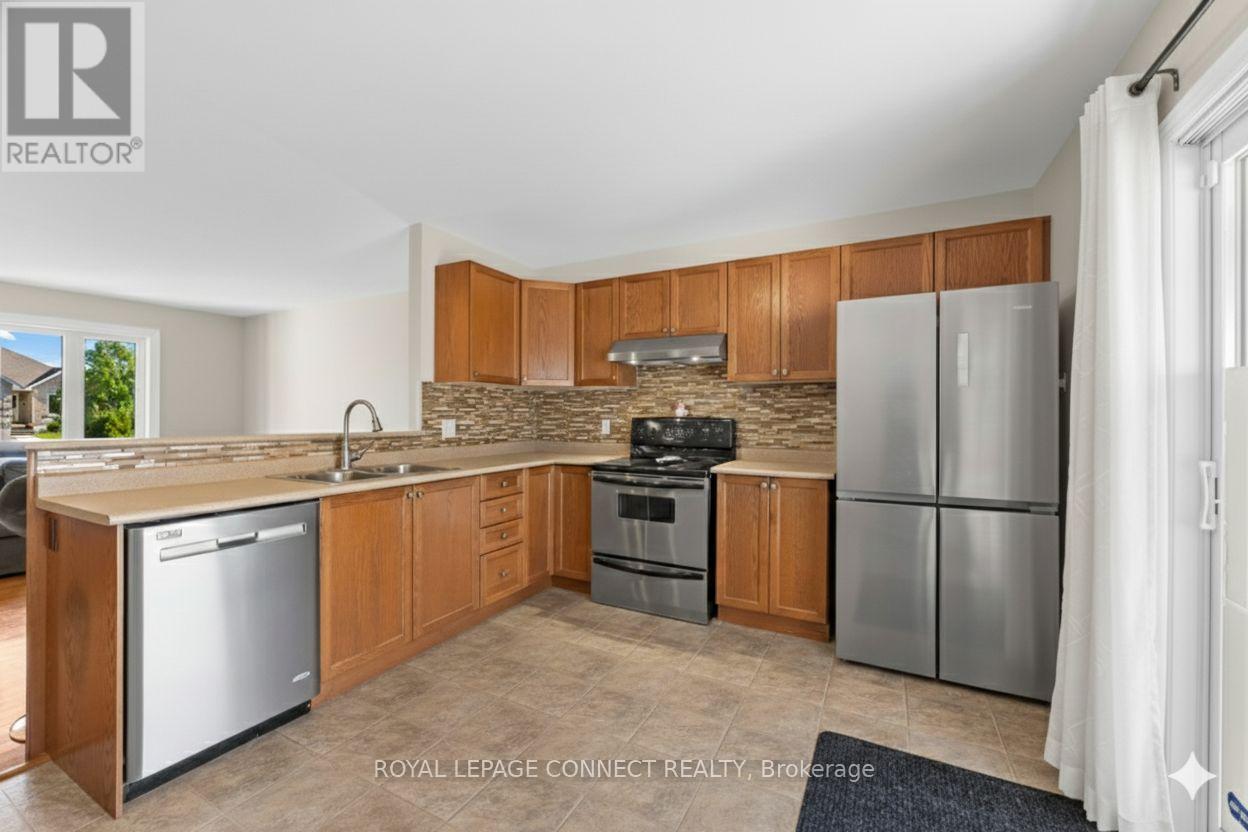 25 Springdale Drive, Kawartha Lakes (Lindsay), Ontario  K9V 4R1 - Photo 16 - X12596114