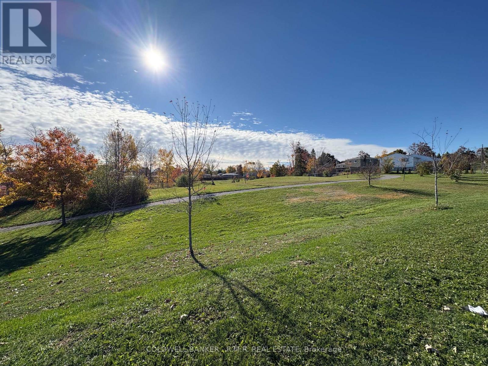 60 Alcorn Drive, Kawartha Lakes (Lindsay), Ontario  K9V 0M7 - Photo 4 - X12596852