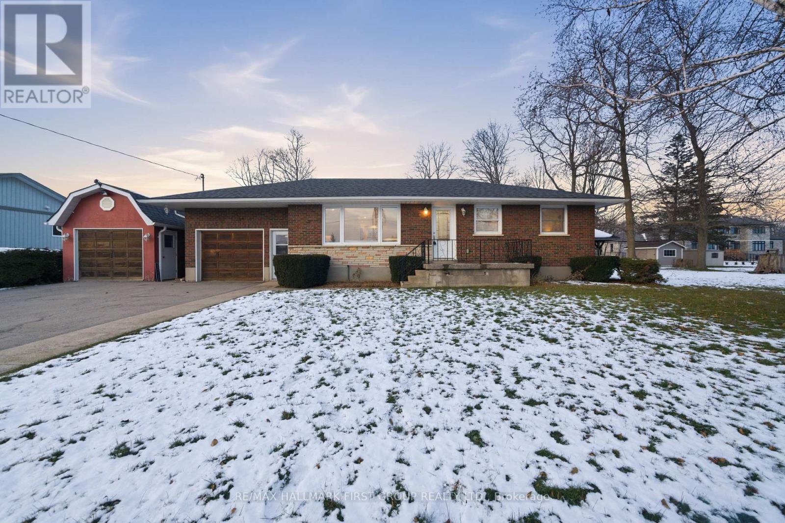 32 Jones Avenue, Clarington, Ontario  L0A 1J0 - Photo 1 - E12597252