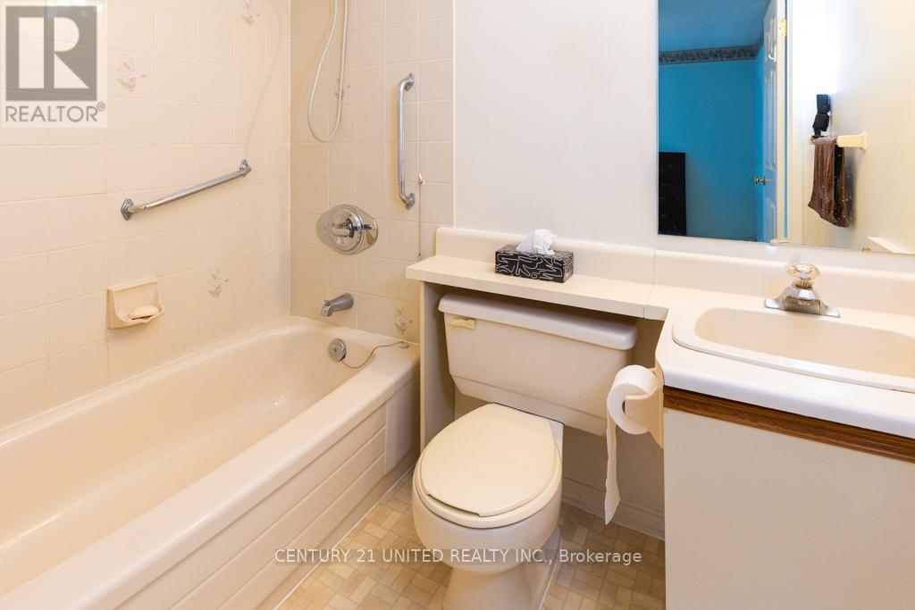 305 - 921 Armour Road, Peterborough (Ashburnham Ward 4), Ontario  K9H 7K5 - Photo 5 - X12597812