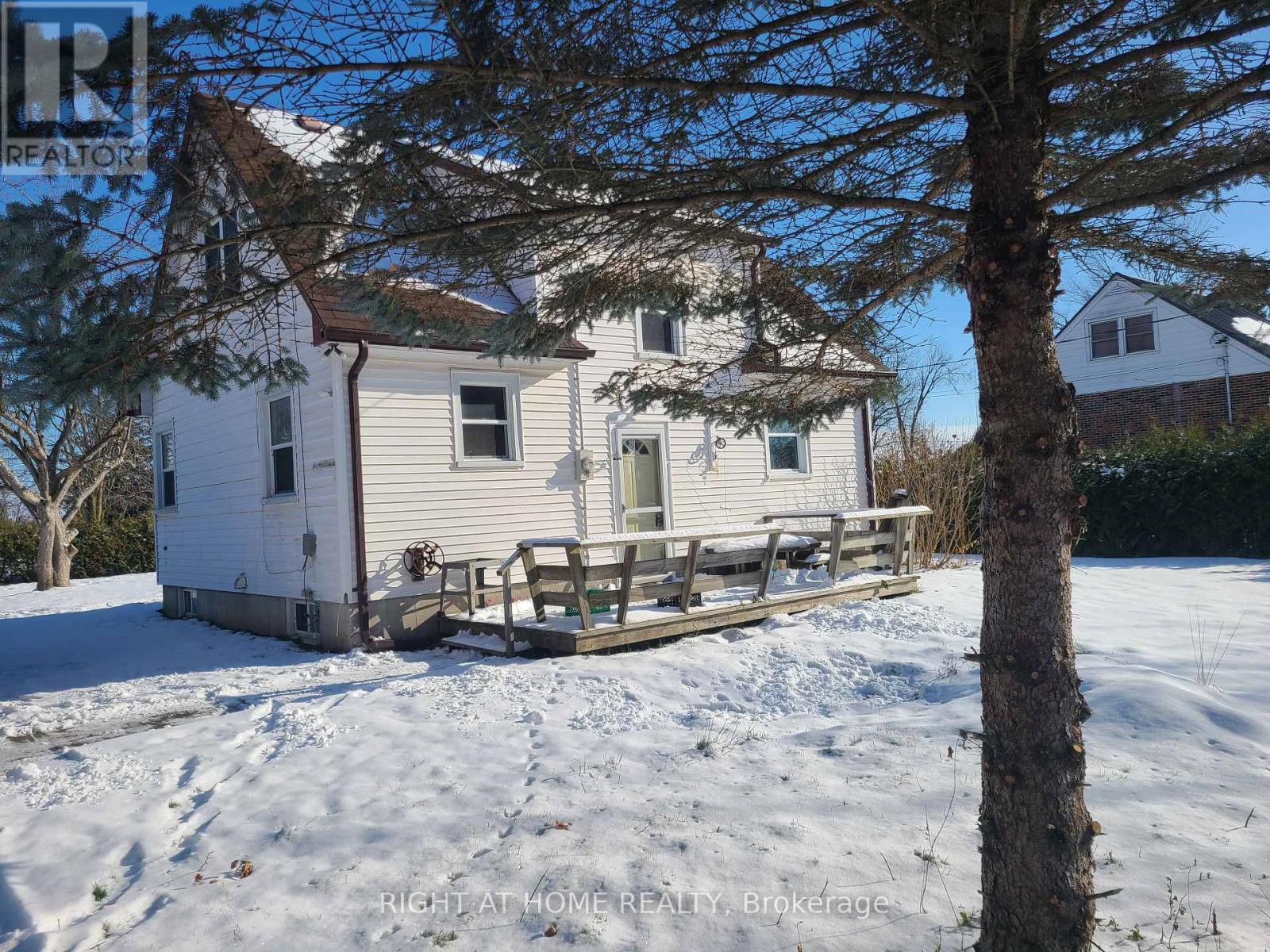 229 Angeline Street S, Kawartha Lakes (Lindsay), Ontario  K9V 4R2 - Photo 5 - X12598420
