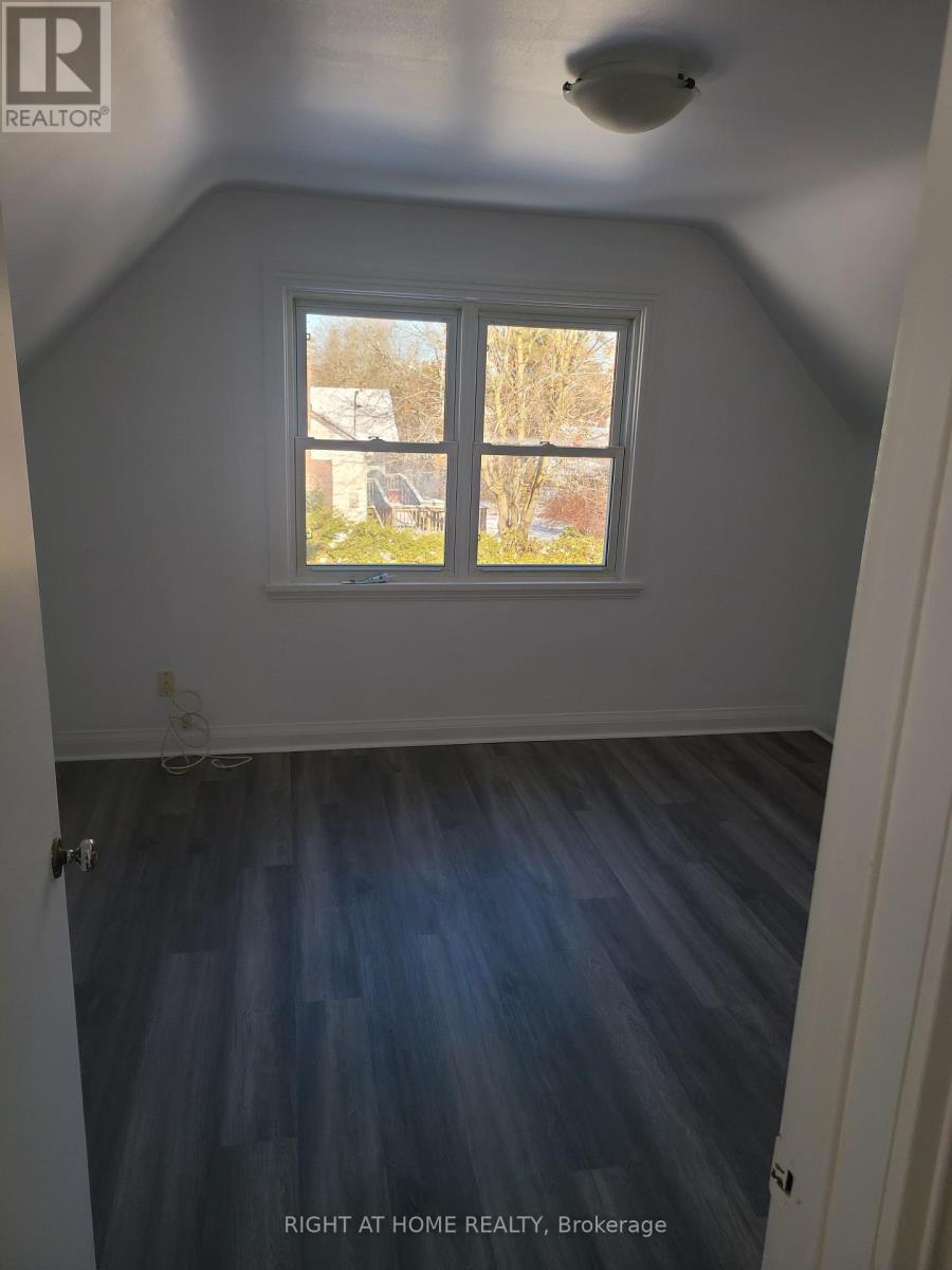 229 Angeline Street S, Kawartha Lakes (Lindsay), Ontario  K9V 4R2 - Photo 8 - X12598420