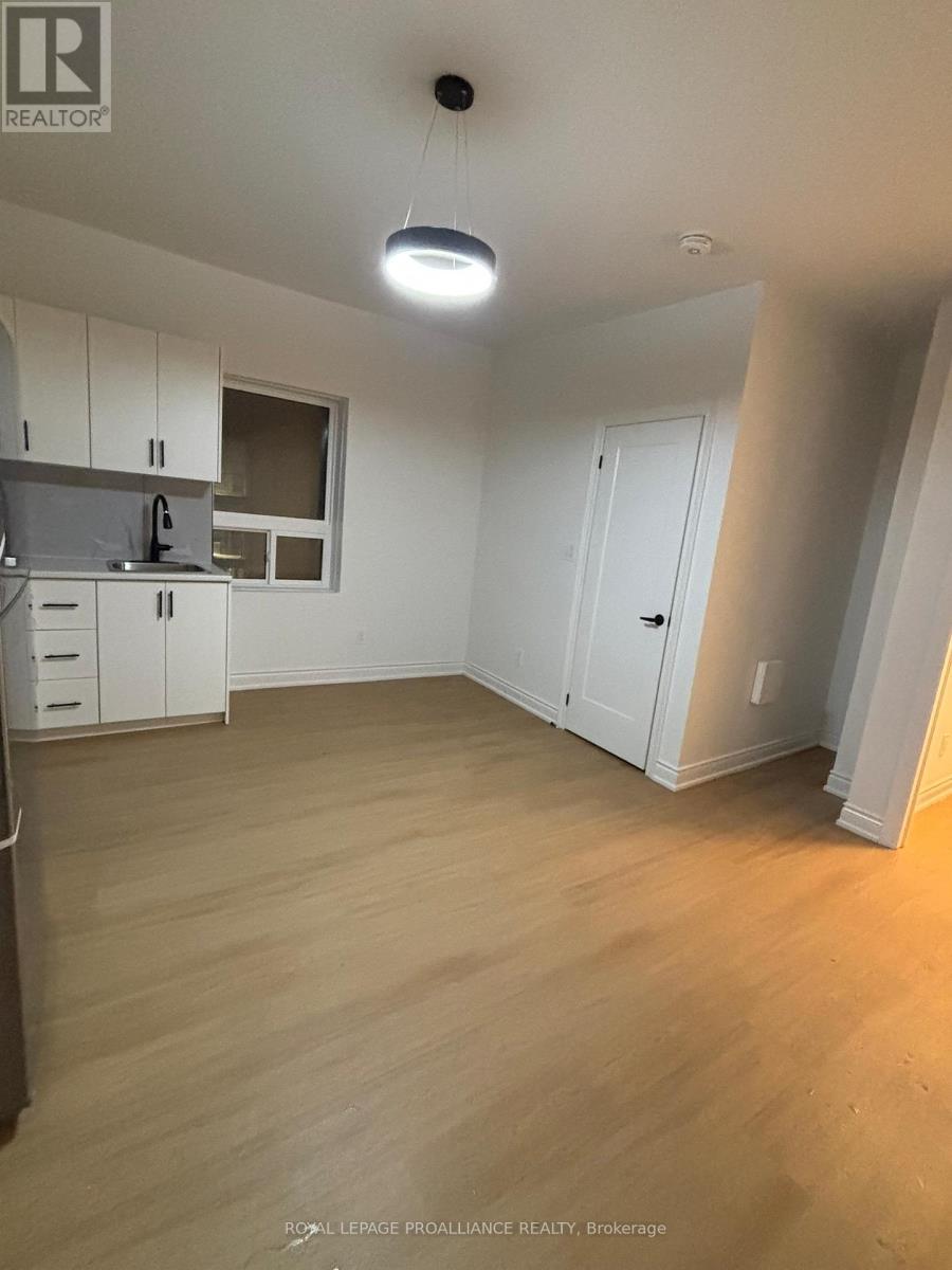 #2 - 380 Park Street N, Peterborough (Town Ward 3), Ontario  K9H 4P8 - Photo 10 - X12598932