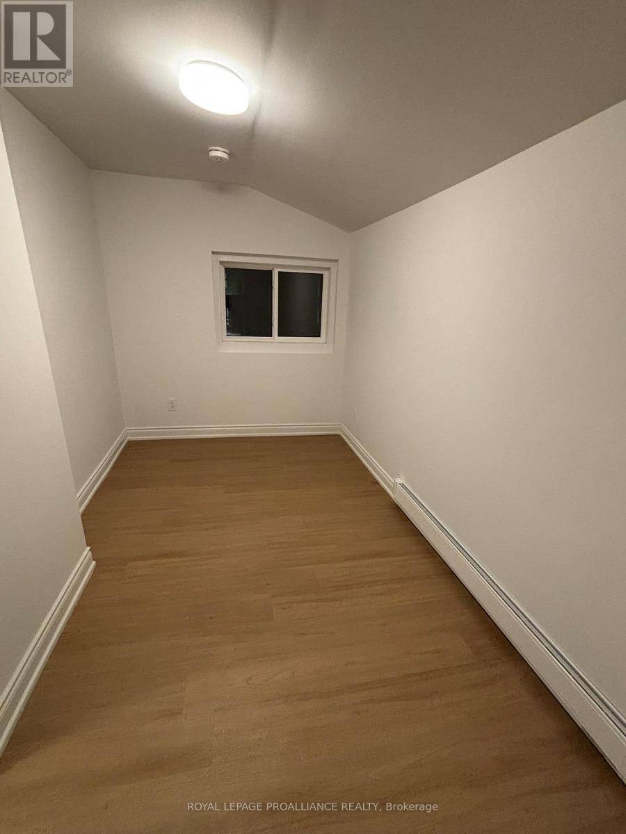 #2 - 380 Park Street N, Peterborough (Town Ward 3), Ontario  K9H 4P8 - Photo 11 - X12598932