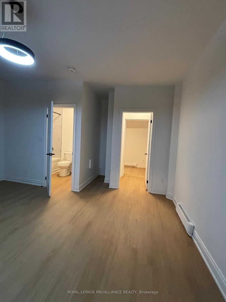 #2 - 380 Park Street N, Peterborough (Town Ward 3), Ontario  K9H 4P8 - Photo 16 - X12598932