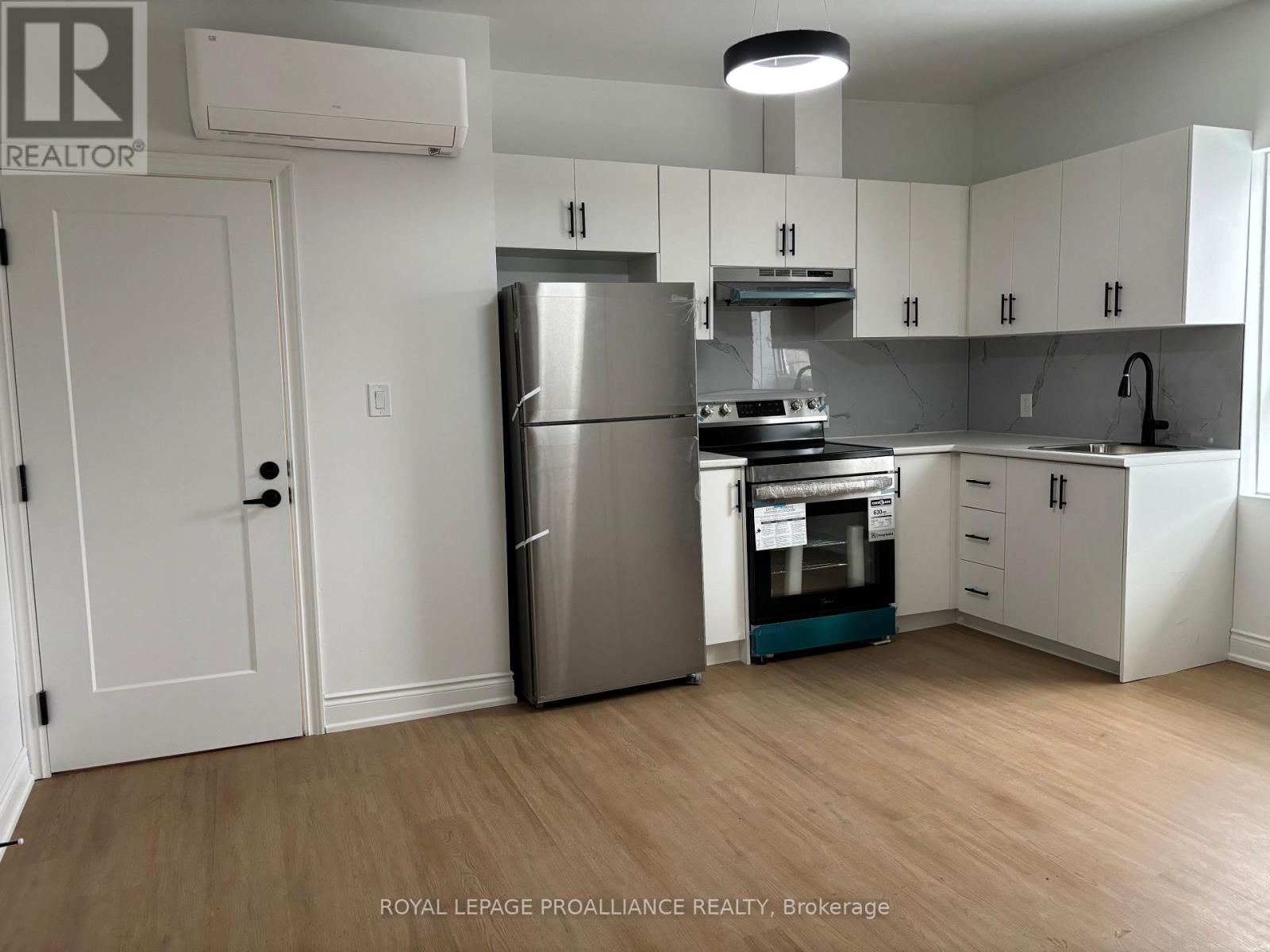 #2 - 380 Park Street N, Peterborough (Town Ward 3), Ontario  K9H 4P8 - Photo 5 - X12598932