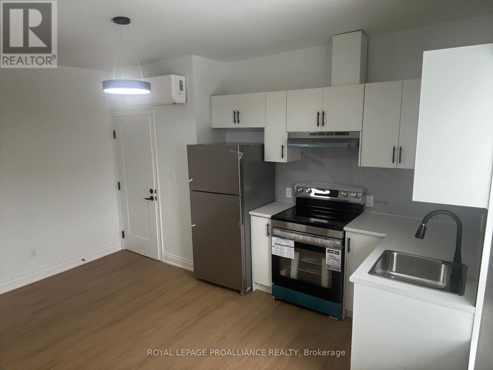 #2 - 380 Park Street N, Peterborough (Town Ward 3), Ontario  K9H 4P8 - Photo 8 - X12598932