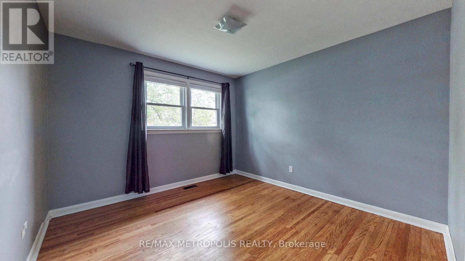 Main - 1020 Brewer Street, Peterborough Central (South), Ontario  K9J 5B4 - Photo 20 - X12599352