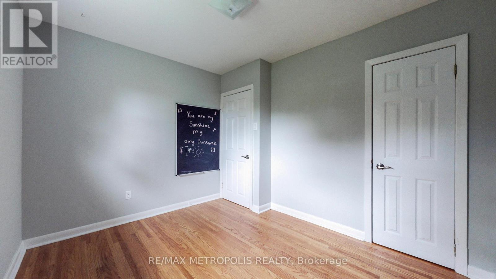 Main - 1020 Brewer Street, Peterborough Central (South), Ontario  K9J 5B4 - Photo 25 - X12599352