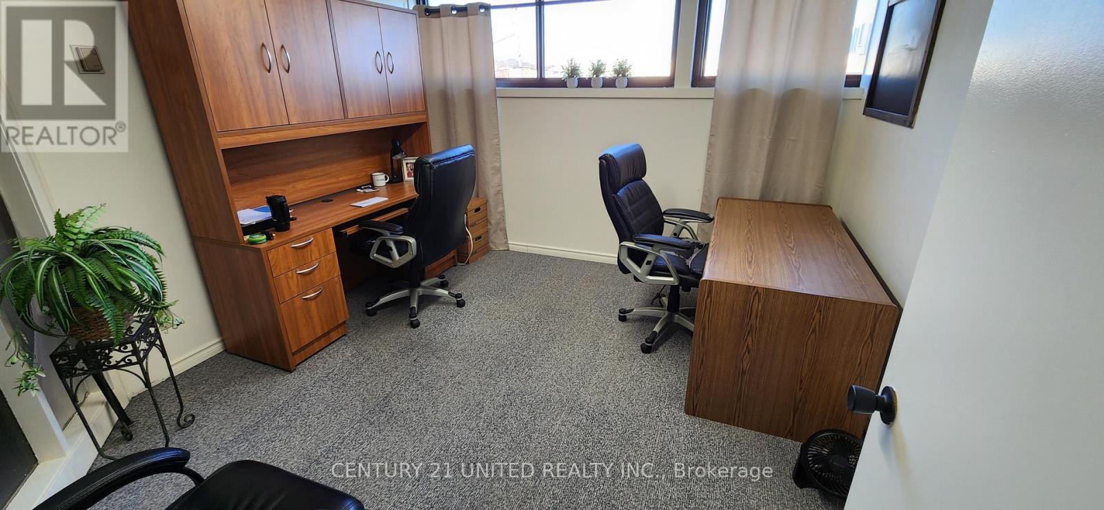 Unit B - 785 The Kingsway, Peterborough (Otonabee Ward 1), Ontario  K9J 6W7 - Photo 3 - X12600492