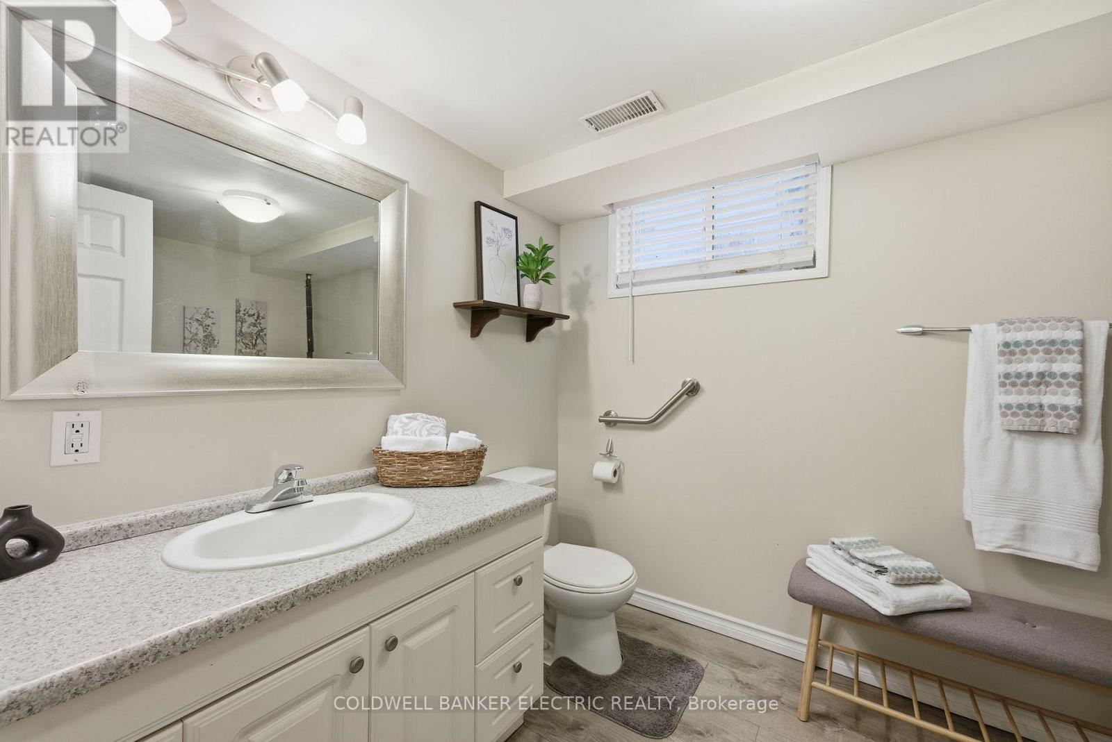 144 Fradette Avenue, Peterborough (Otonabee Ward 1), Ontario  K9J 1T5 - Photo 24 - X12601032