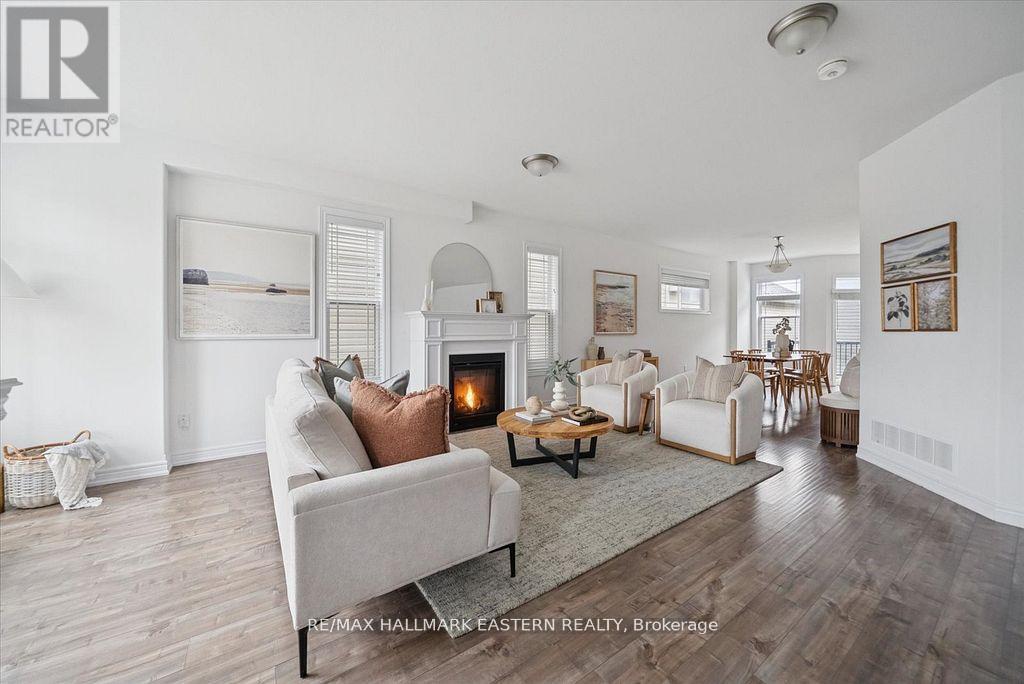 56 Flitton Avenue, Peterborough (Northcrest Ward 5), Ontario  K9H 0G5 - Photo 4 - X12601340