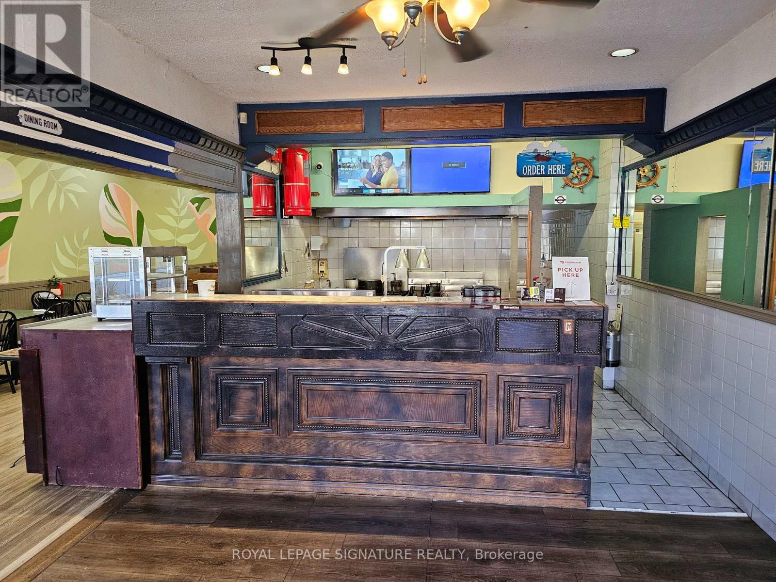 21 Kent Street W, Kawartha Lakes (Lindsay), Ontario  K9V 2X9 - Photo 4 - X12601830