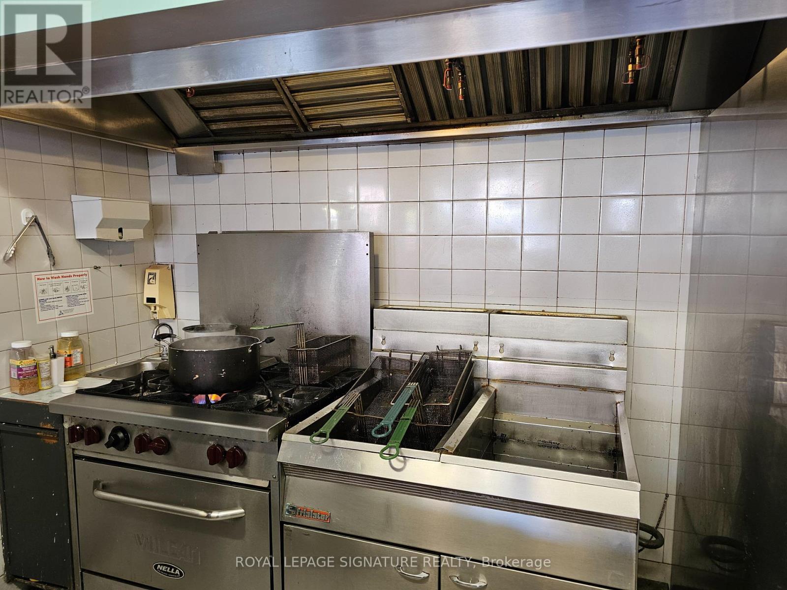 21 Kent Street W, Kawartha Lakes (Lindsay), Ontario  K9V 2X9 - Photo 7 - X12601830