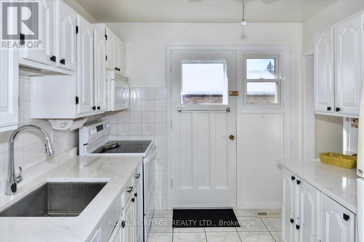 273 Maxwell Avenue W, Peterborough (Ashburnham Ward 4), Ontario  K9J 1B4 - Photo 11 - X12603614