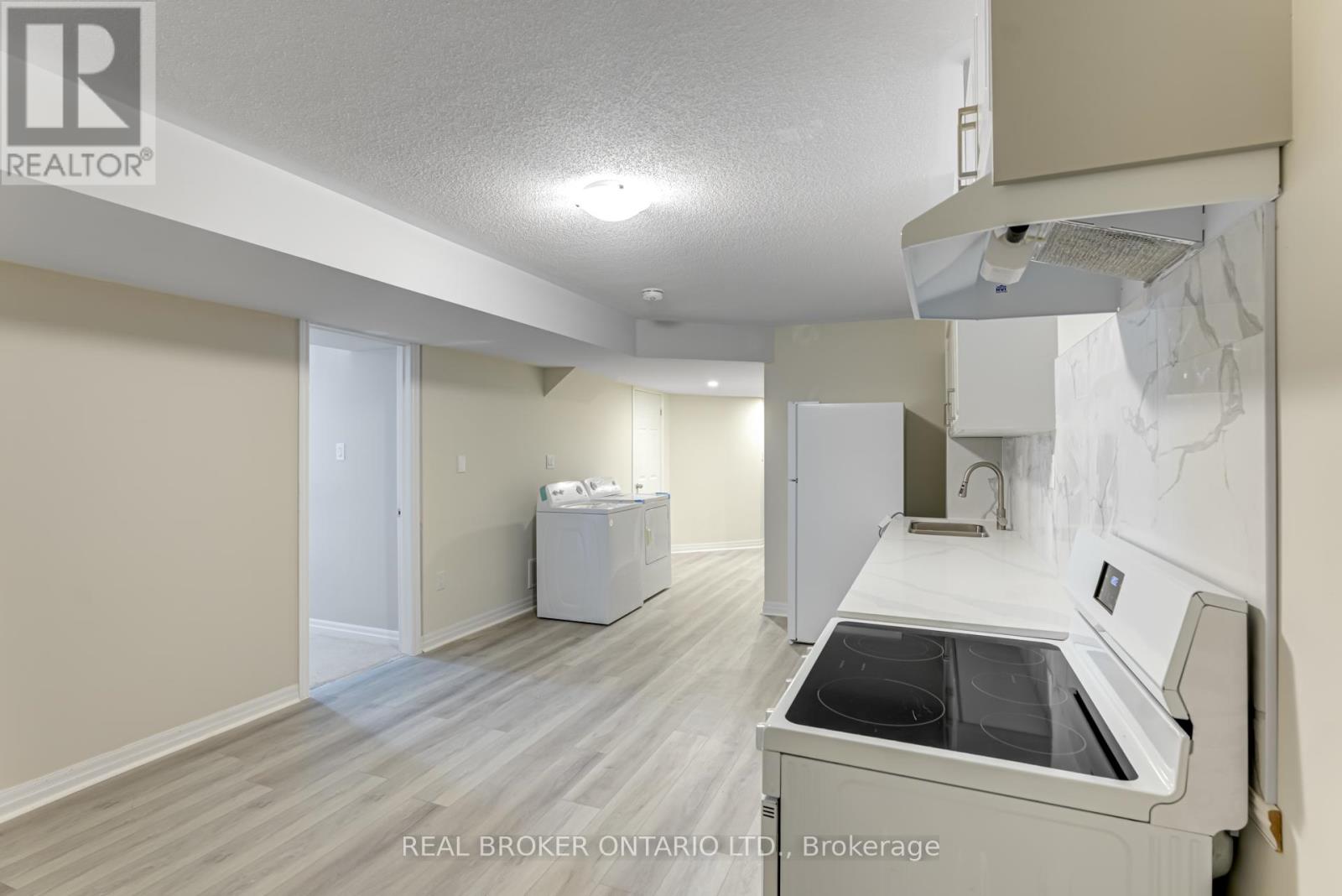 6 Northrop Bsmt Avenue N, Clarington (Newcastle), Ontario  L1B 1G9 - Photo 5 - E12604080