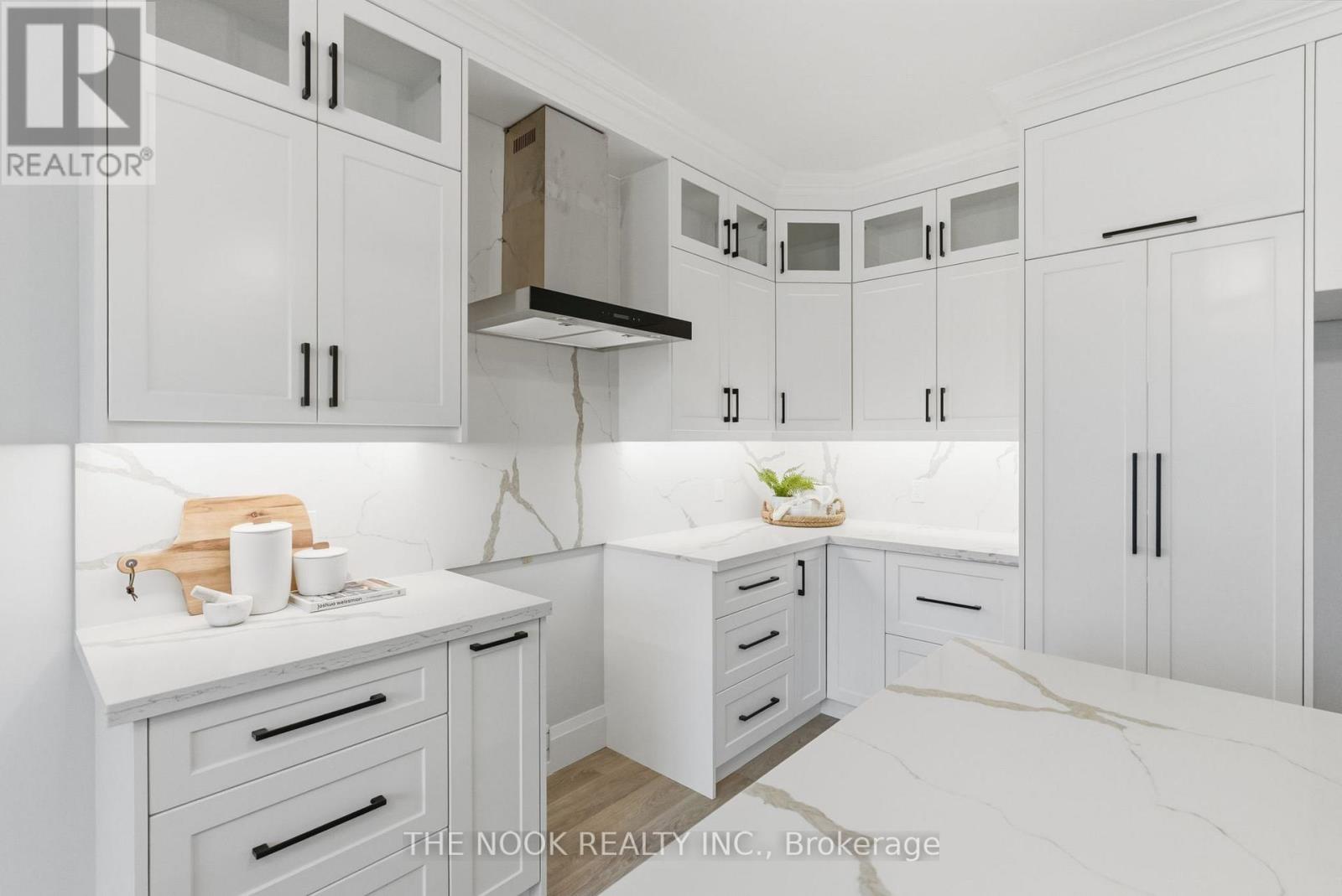 50 Russell Street E, Kawartha Lakes (Lindsay), Ontario  K9V 2A6 - Photo 16 - X12604666