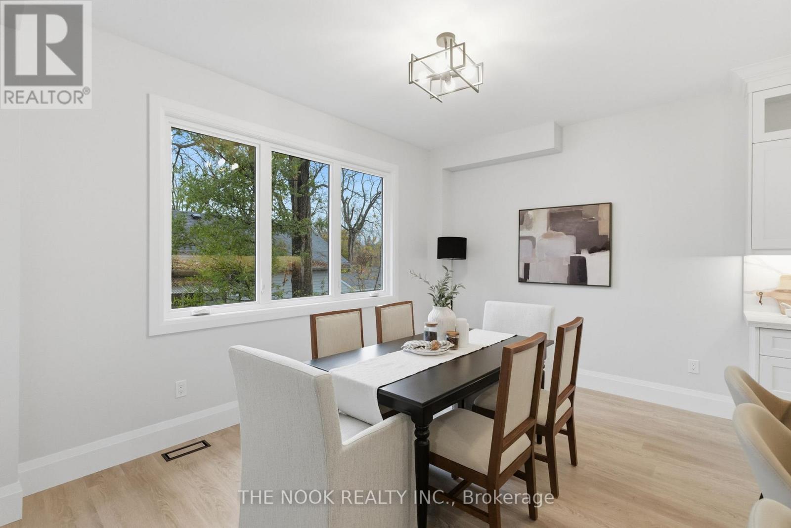 50 Russell Street E, Kawartha Lakes (Lindsay), Ontario  K9V 2A6 - Photo 21 - X12604666