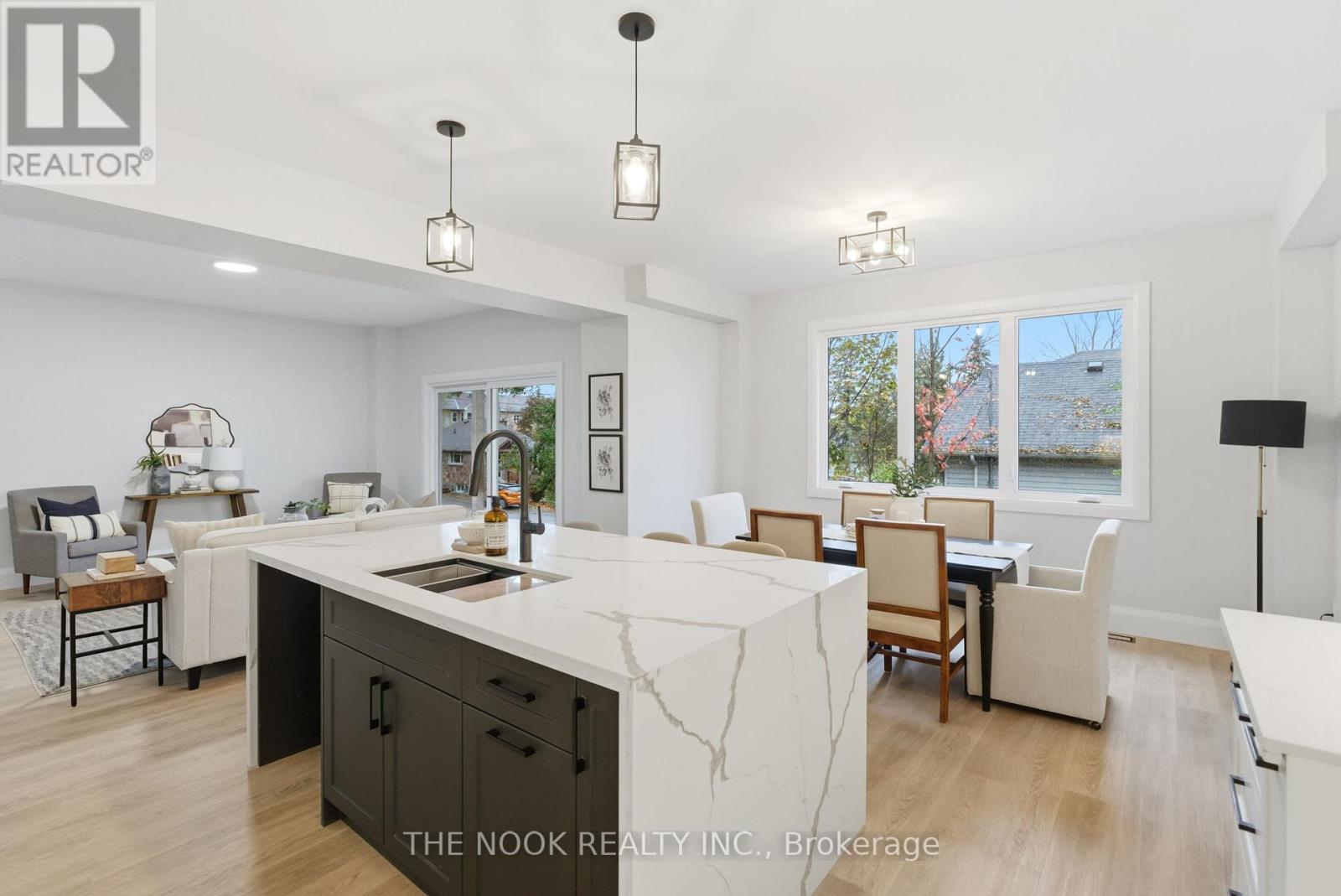 50 Russell Street E, Kawartha Lakes (Lindsay), Ontario  K9V 2A6 - Photo 23 - X12604666