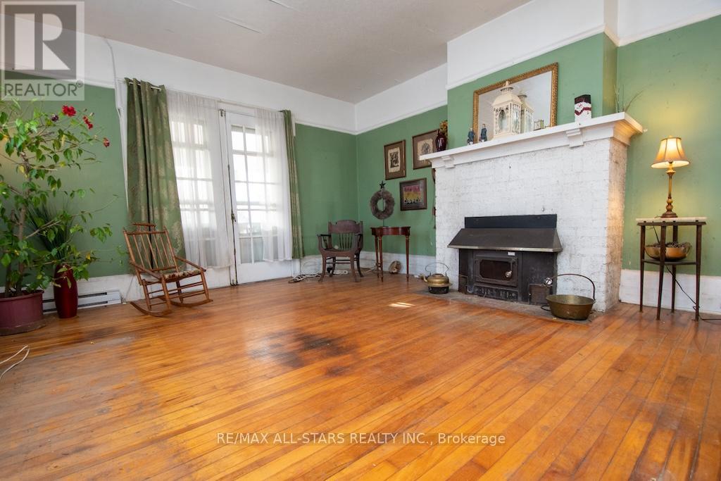 173 Lindsay Street S, Kawartha Lakes (Lindsay), Ontario  K9V 2N2 - Photo 14 - X12605058