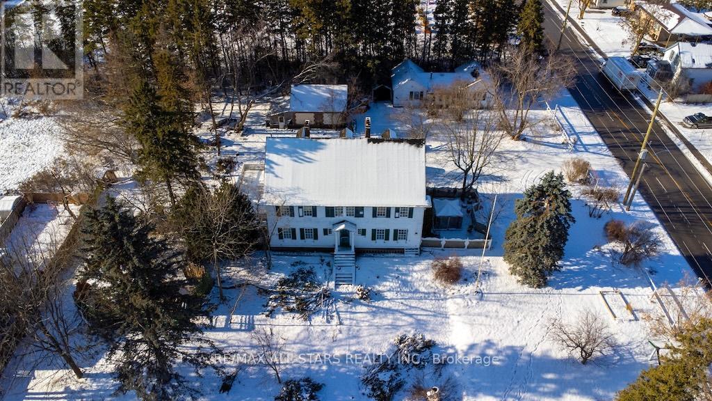 173 Lindsay Street S, Kawartha Lakes (Lindsay), Ontario  K9V 2N2 - Photo 2 - X12605058