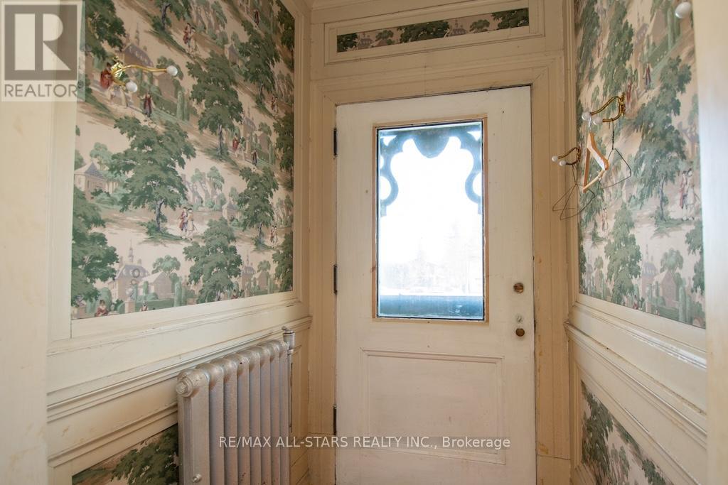 173 Lindsay Street S, Kawartha Lakes (Lindsay), Ontario  K9V 2N2 - Photo 8 - X12605058