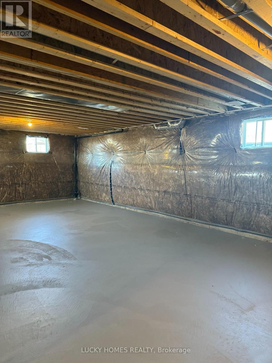 15 Fisher Road, Kawartha Lakes (Lindsay), Ontario  K9V 0E5 - Photo 32 - X12606548