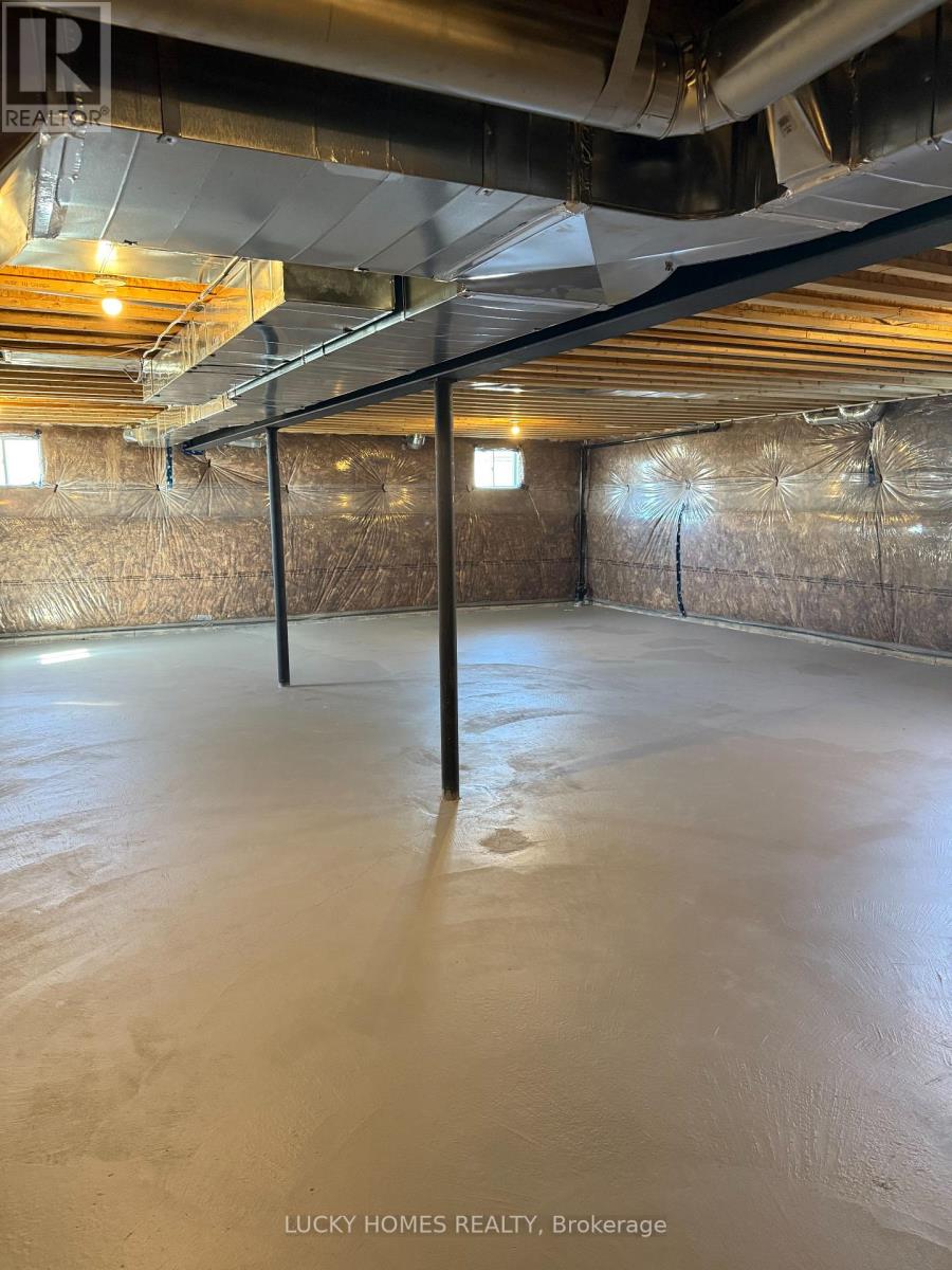 15 Fisher Road, Kawartha Lakes (Lindsay), Ontario  K9V 0E5 - Photo 34 - X12606548