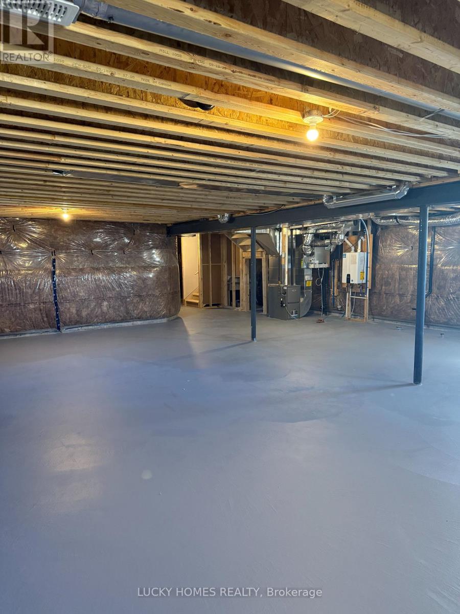 15 Fisher Road, Kawartha Lakes (Lindsay), Ontario  K9V 0E5 - Photo 35 - X12606548