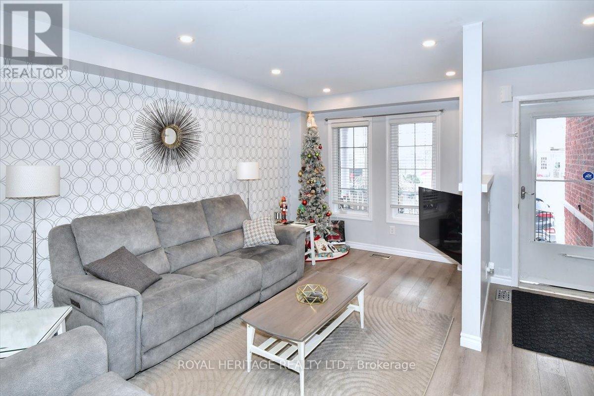 542 Garbutt Terrace, Peterborough (Northcrest Ward 5), Ontario  K9H 7S8 - Photo 6 - X12606996