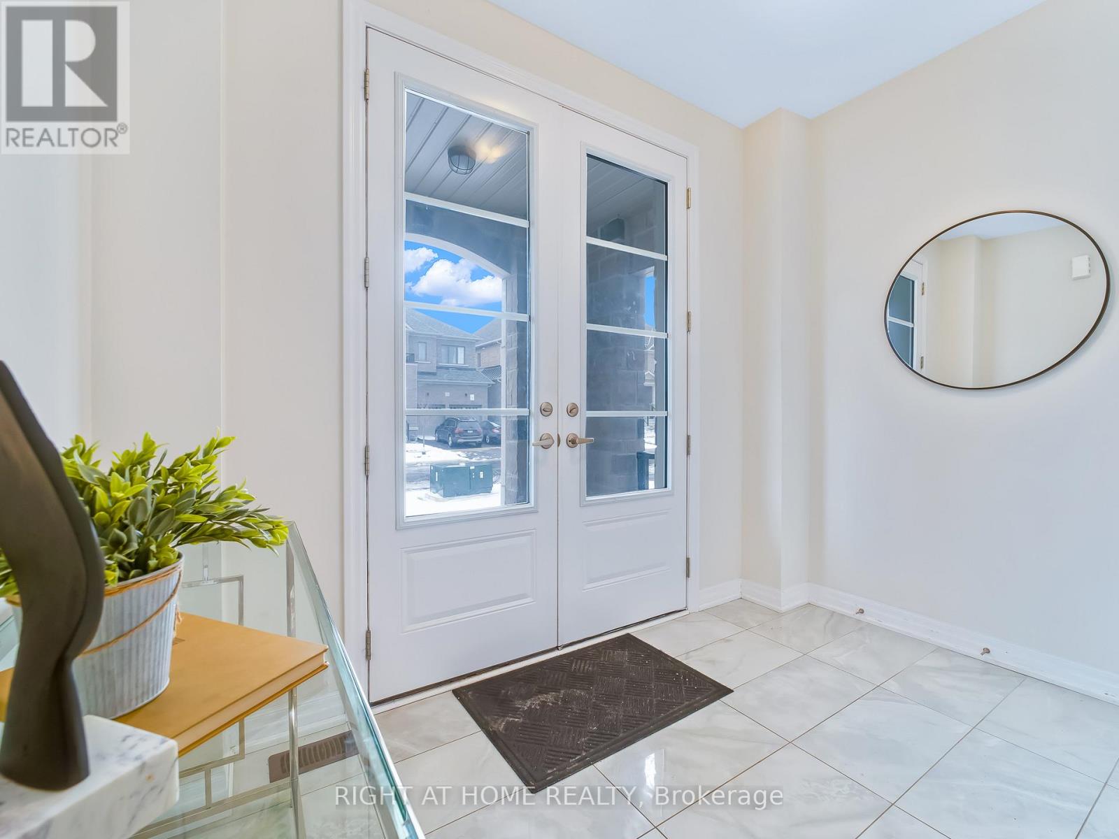 79 Ed Ewert Avenue, Clarington (Newcastle), Ontario  L1B 0W7 - Photo 4 - E12608538