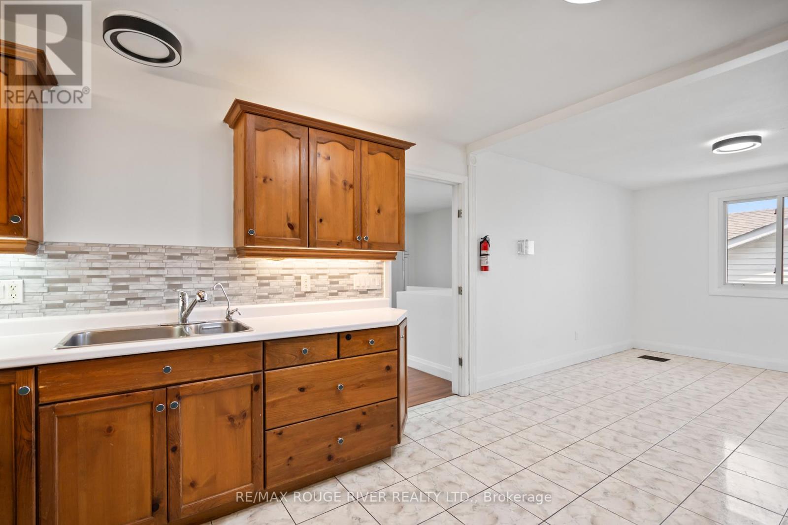 Main - 599 Otonabee Drive, Peterborough (Ashburnham Ward 4), Ontario  K9J 7X8 - Photo 13 - X12609182