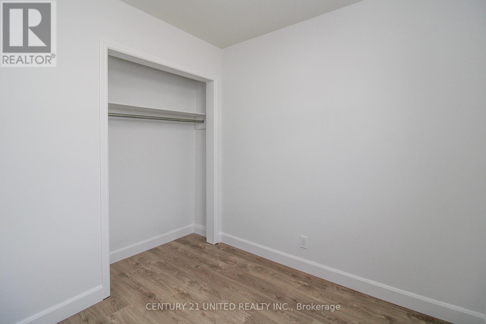 611 Asburnham Drive, Peterborough (Ashburnham Ward 4), Ontario  K9L 2A2 - Photo 19 - X12609276