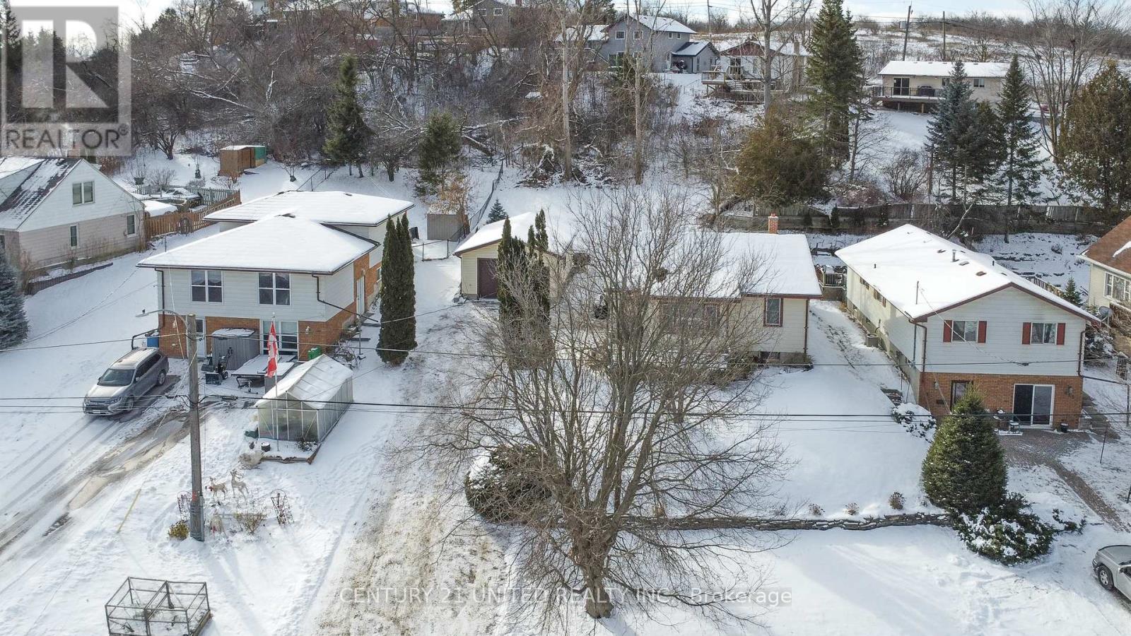 611 Asburnham Drive, Peterborough (Ashburnham Ward 4), Ontario  K9L 2A2 - Photo 2 - X12609276