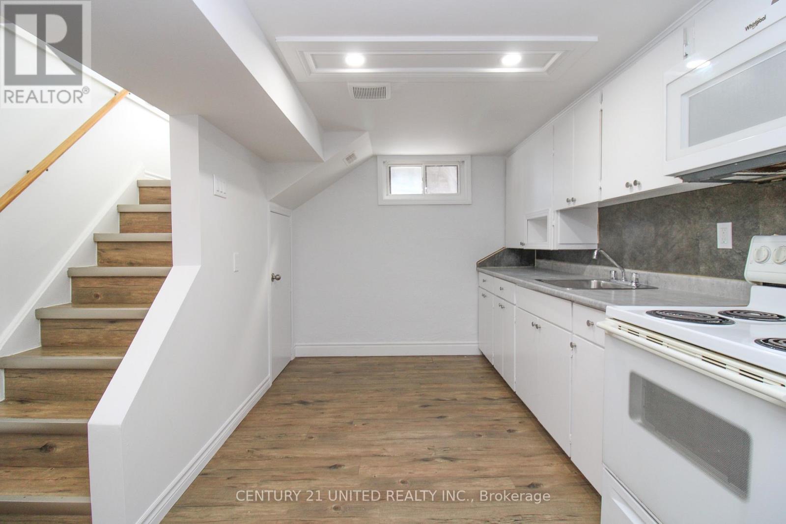 611 Asburnham Drive, Peterborough (Ashburnham Ward 4), Ontario  K9L 2A2 - Photo 27 - X12609276