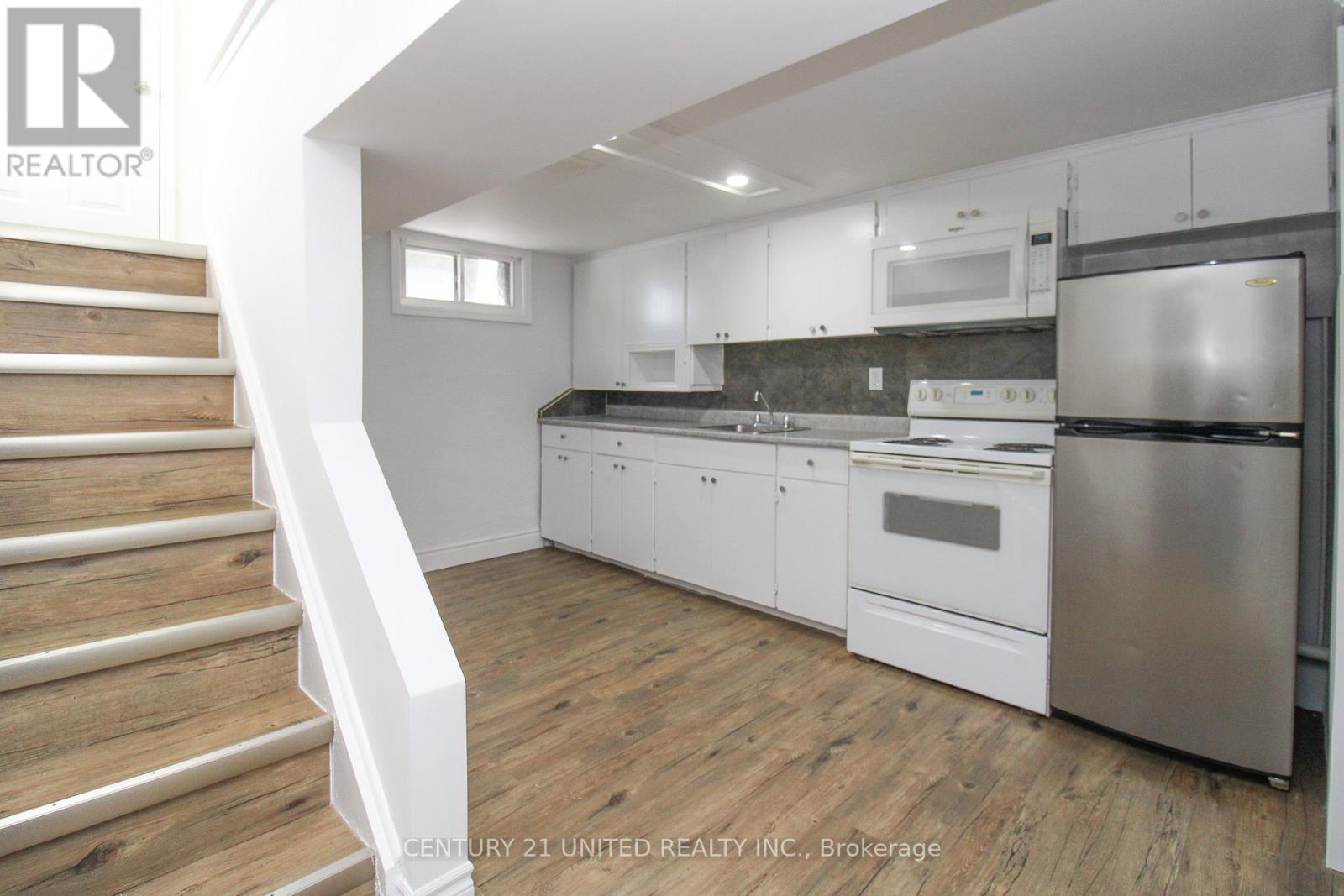 611 Asburnham Drive, Peterborough (Ashburnham Ward 4), Ontario  K9L 2A2 - Photo 28 - X12609276