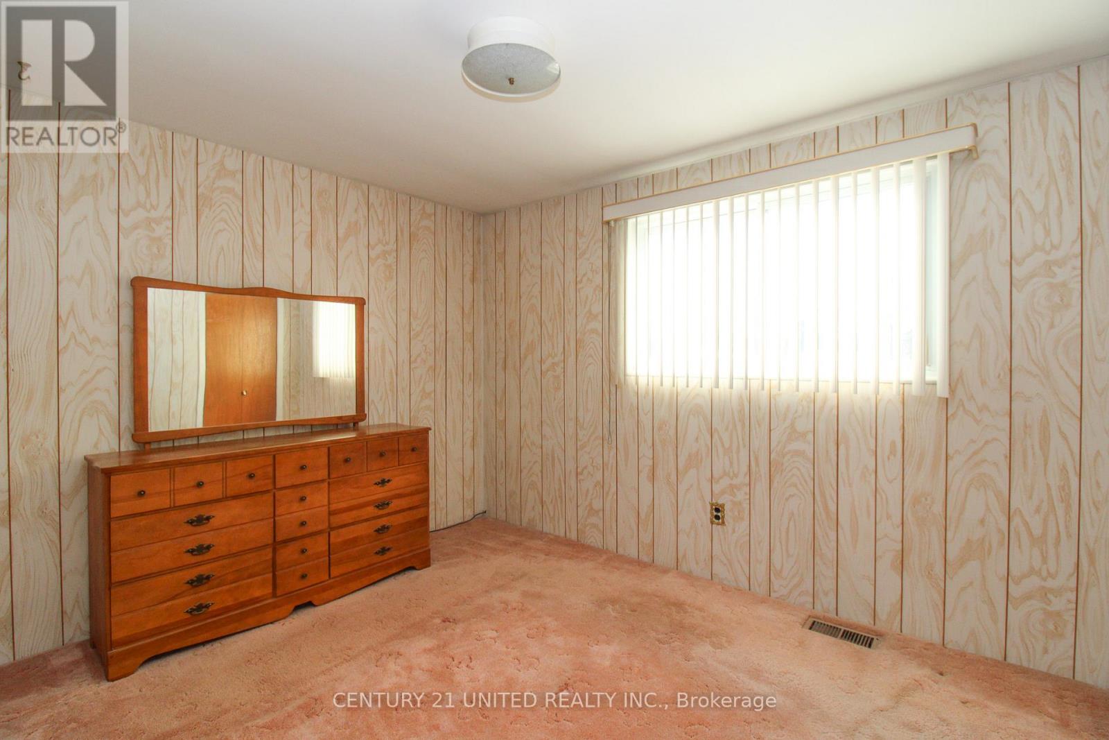 636 Cameron Street, Peterborough (Otonabee Ward 1), Ontario  K9J 3Z8 - Photo 21 - X12610214