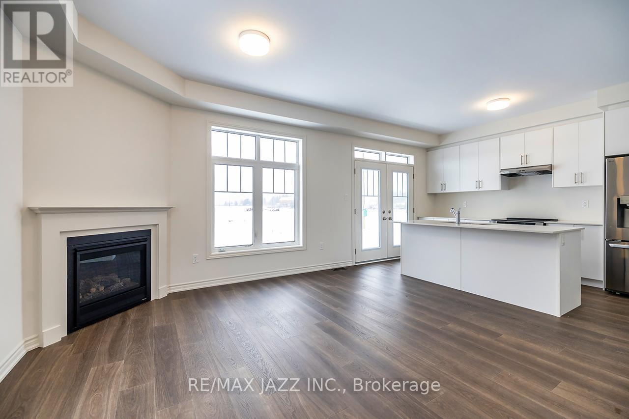 67 Debois Street, Kawartha Lakes (Lindsay), Ontario  K9V 0S5 - Photo 8 - X12610248