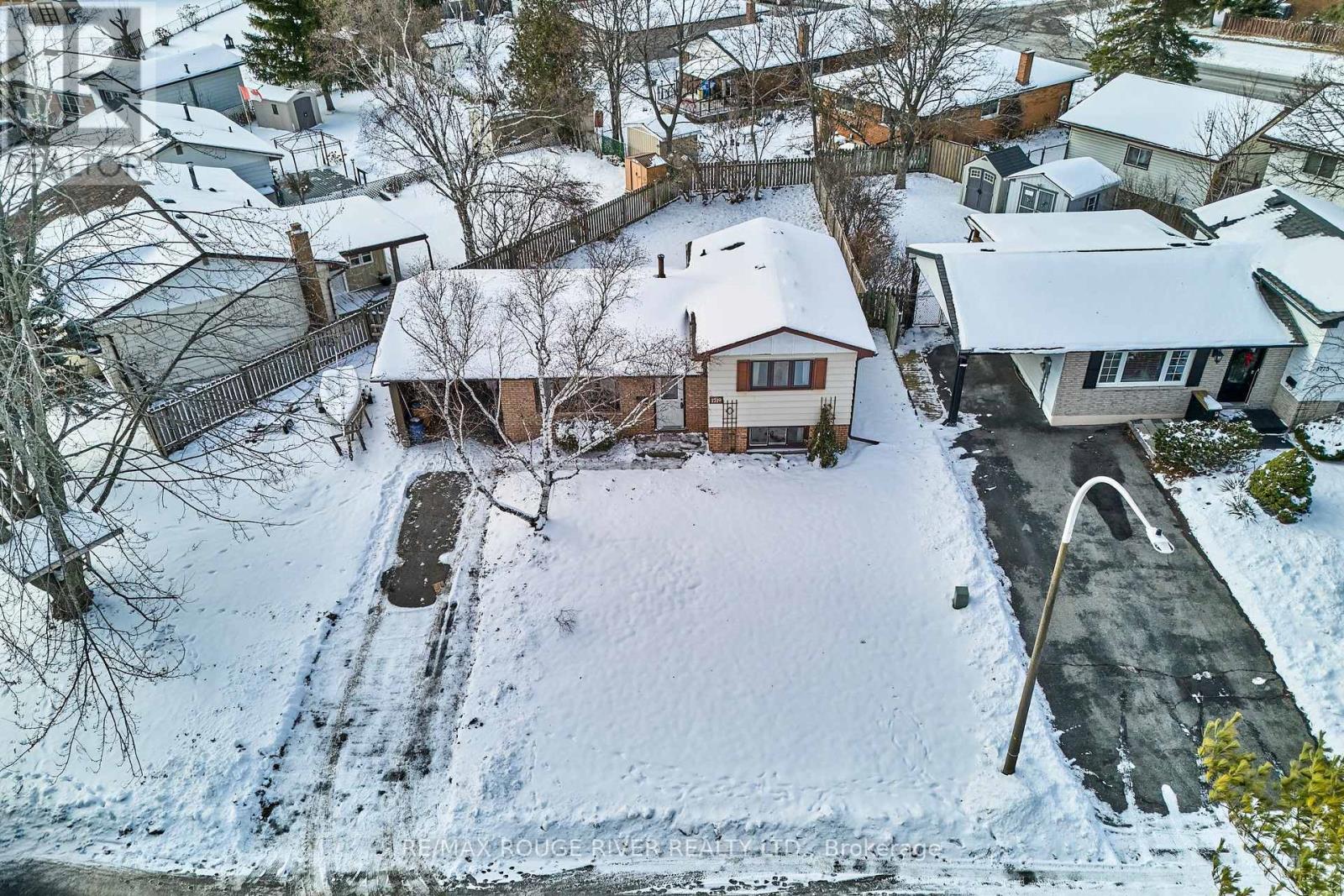 1719 Stewartcroft Crescent, Peterborough (Monaghan Ward 2), Ontario  K9K 1K1 - Photo 2 - X12610536