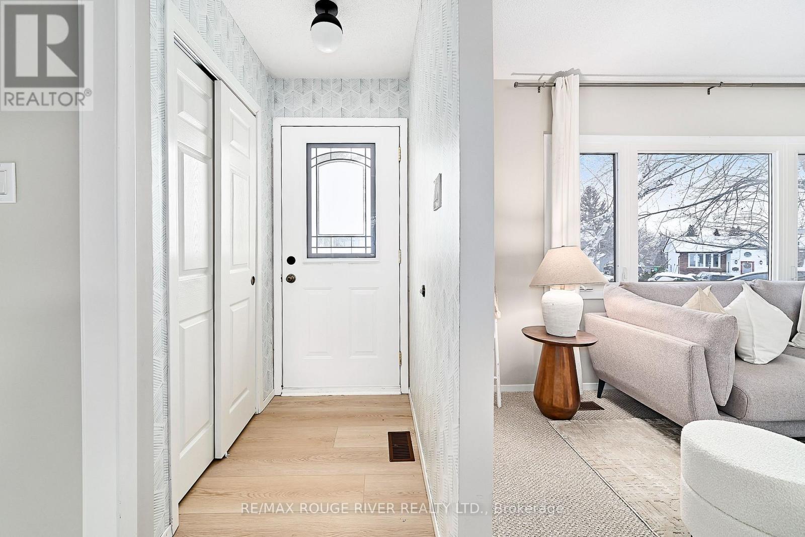 1719 Stewartcroft Crescent, Peterborough (Monaghan Ward 2), Ontario  K9K 1K1 - Photo 5 - X12610536