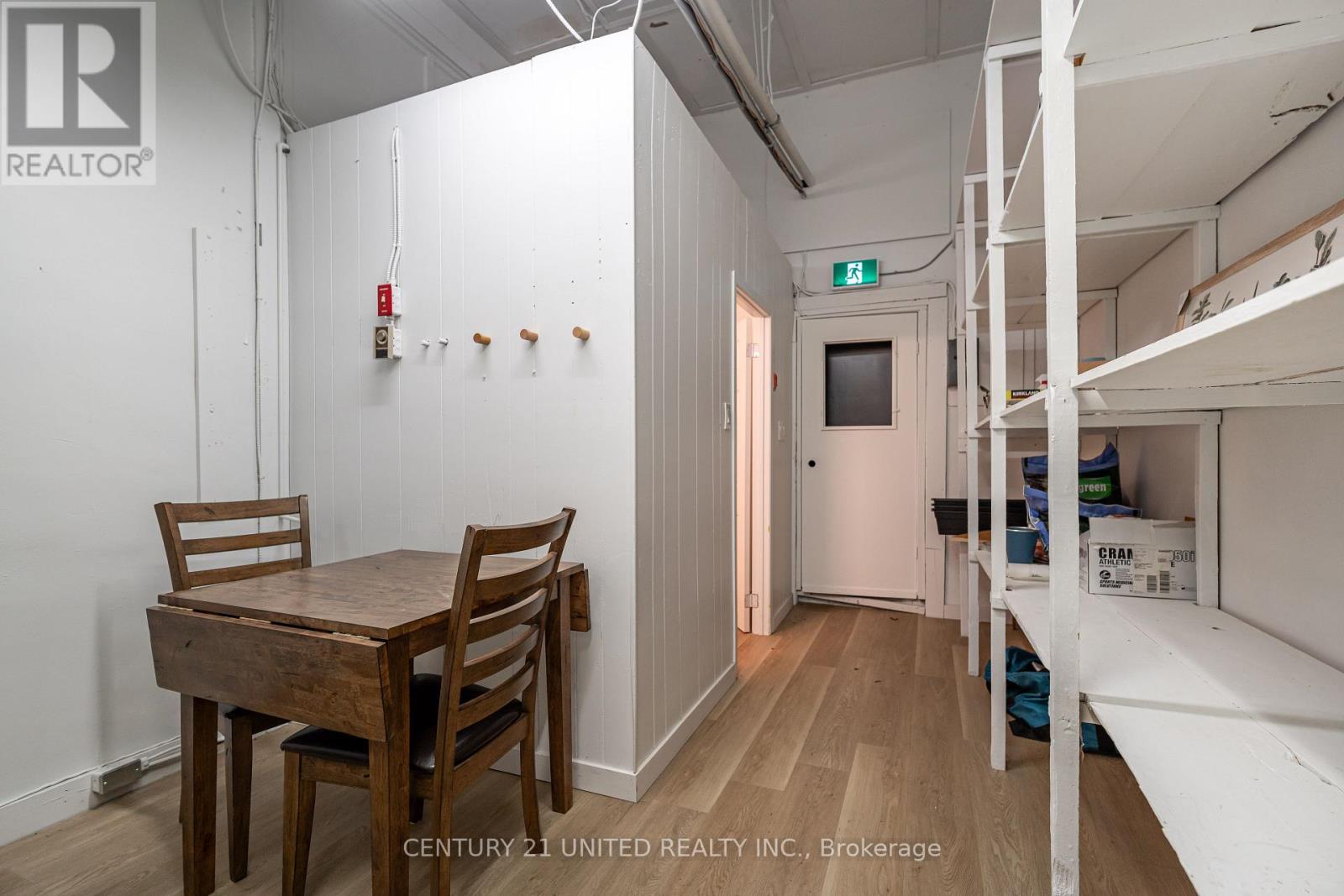 174-176 Hunter Street W, Peterborough (Town Ward 3), Ontario  K9H 2L2 - Photo 17 - X12610582