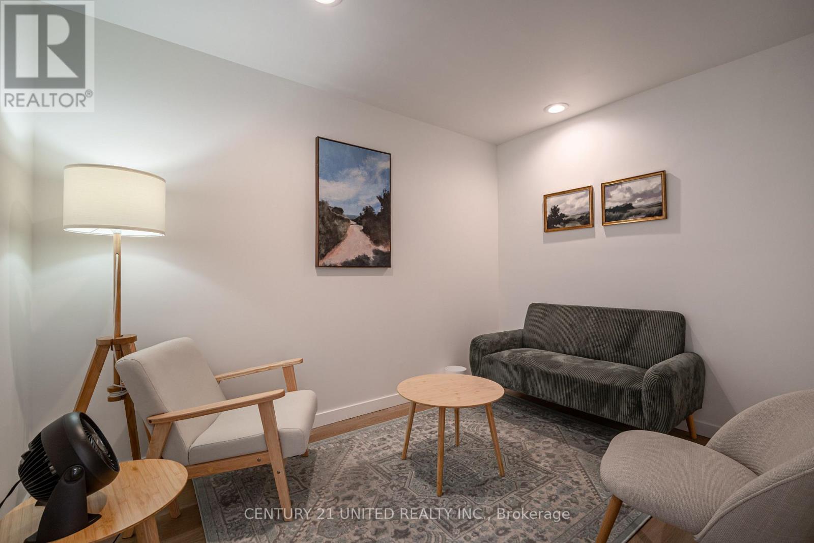 174-176 Hunter Street W, Peterborough (Town Ward 3), Ontario  K9H 2L2 - Photo 9 - X12610582